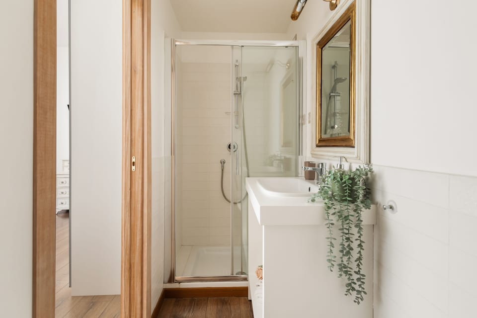 Superior Triple Room, Multiple Beds, Private Bathroom, Sea View | Bathroom | Shower, free toiletries, hair dryer, bidet