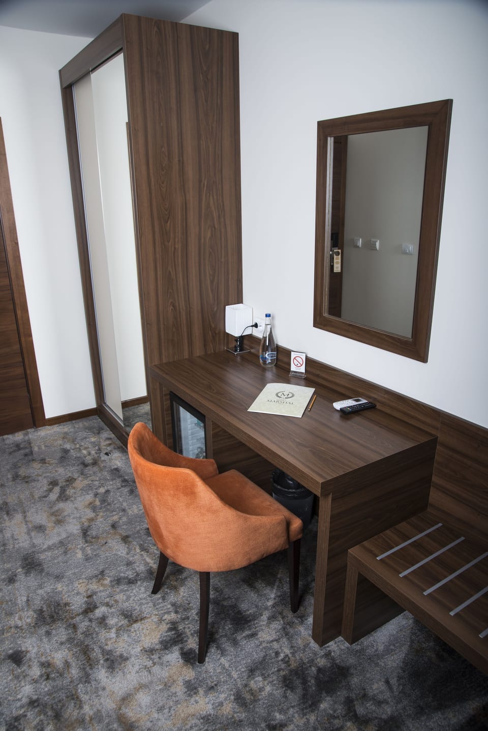 Deluxe Double or Twin Room | In-room business center