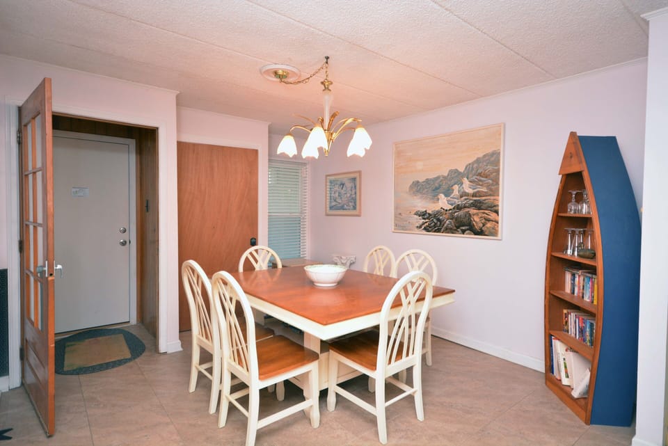 DINING-AREA
