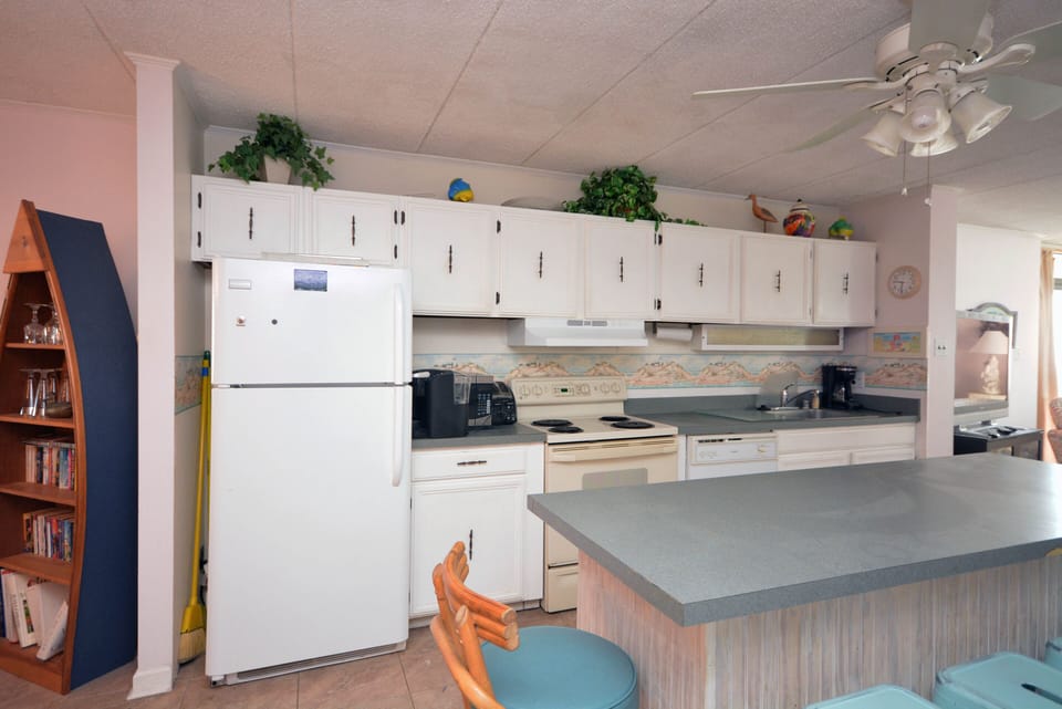 Sea Terrace 507 Kitchen