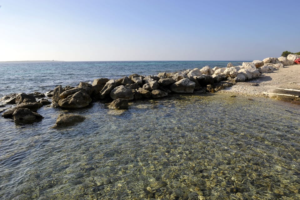 Veli Žal Beach - Distance 3,5 km