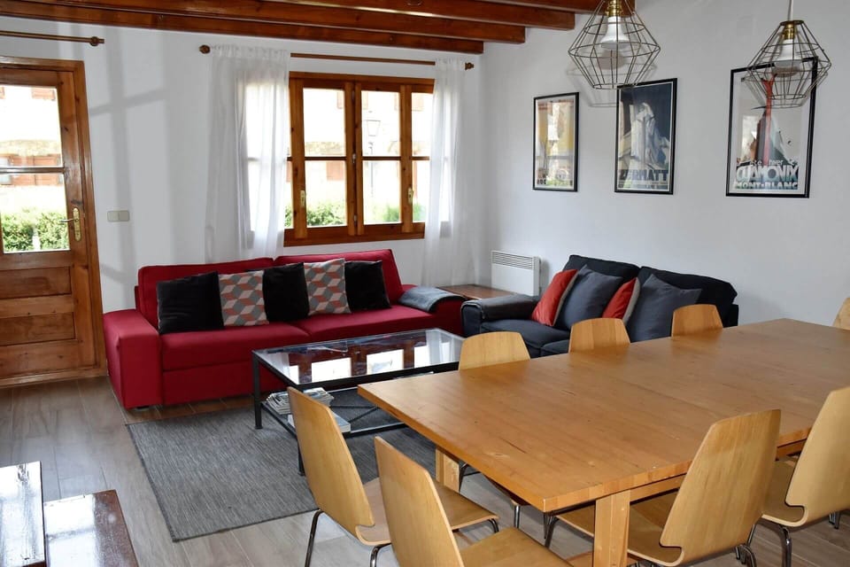 Living Room (2)