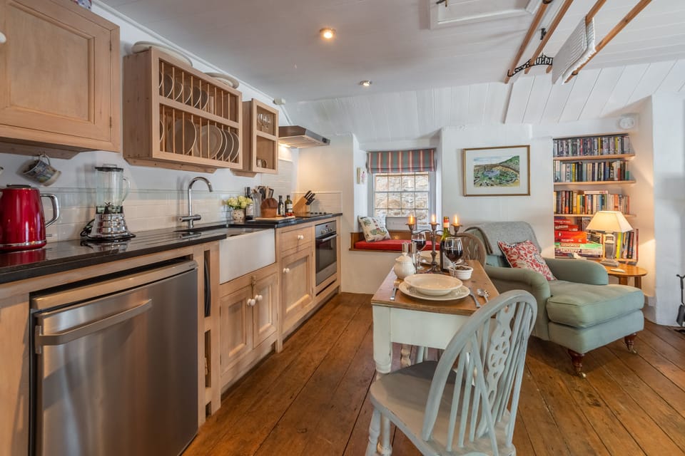 The well-equipped kitchen