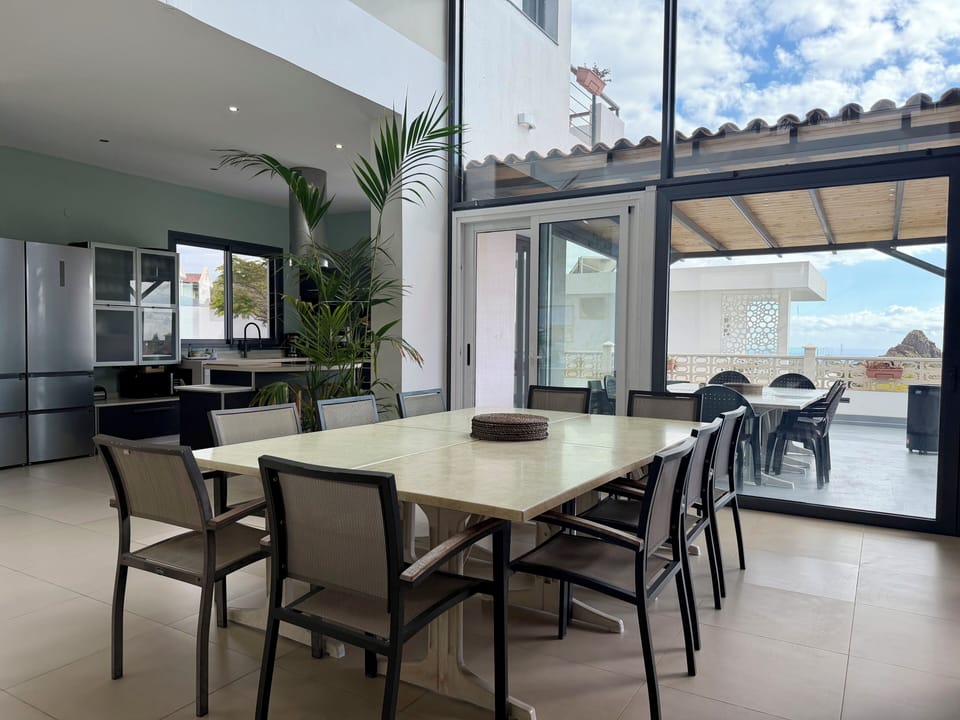 Dining area and open plan kitchen
