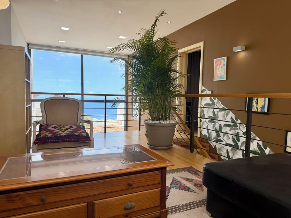 Library/lounge