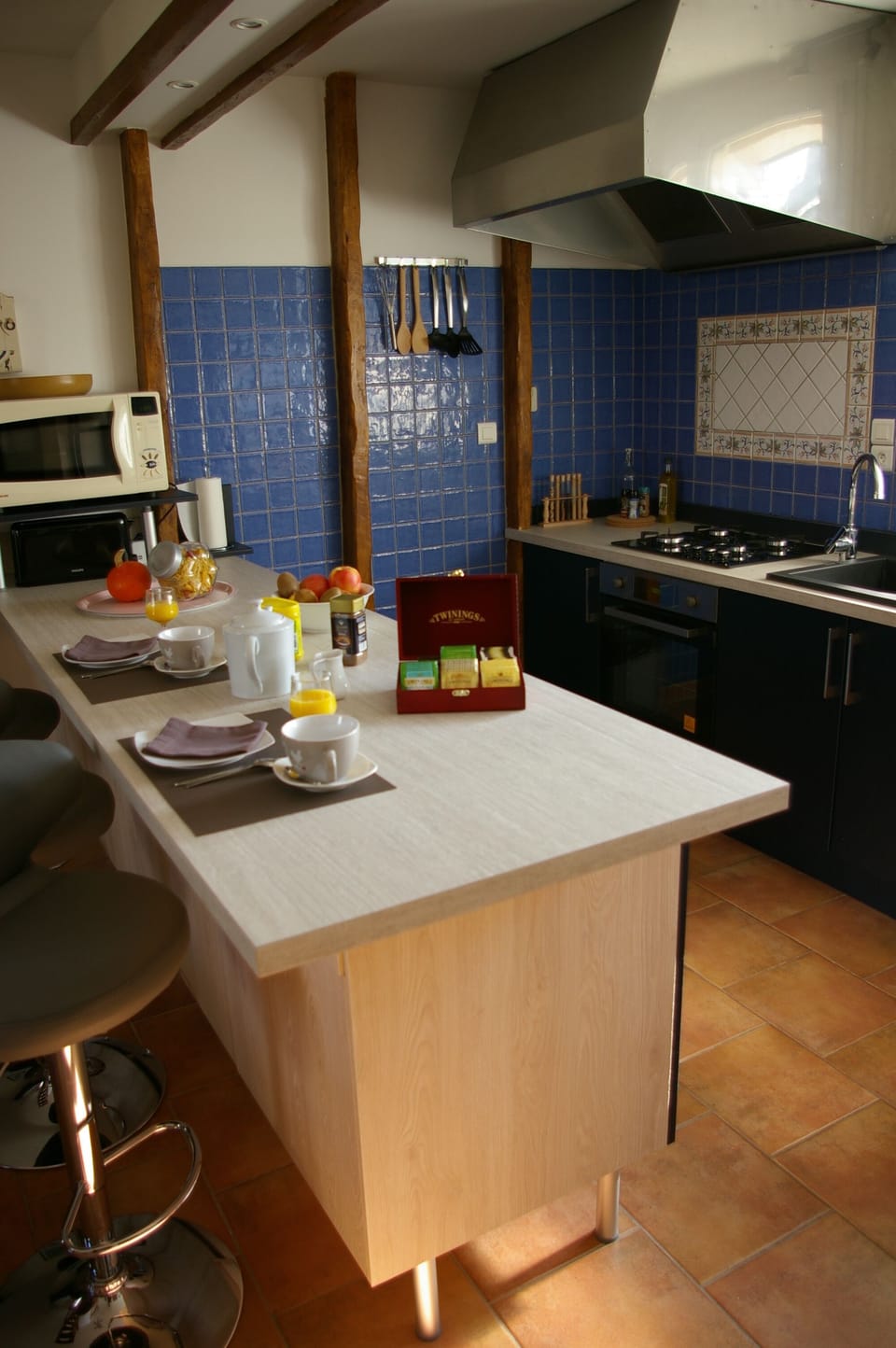Superior House, Ensuite (gite du moulin de bacchus) | Private kitchen | Shared fridge, microwave