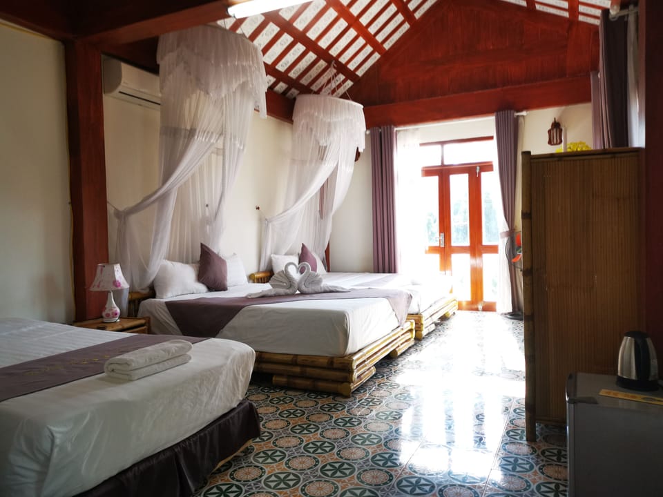 Family Suite | Down comforters, minibar, individually furnished, desk