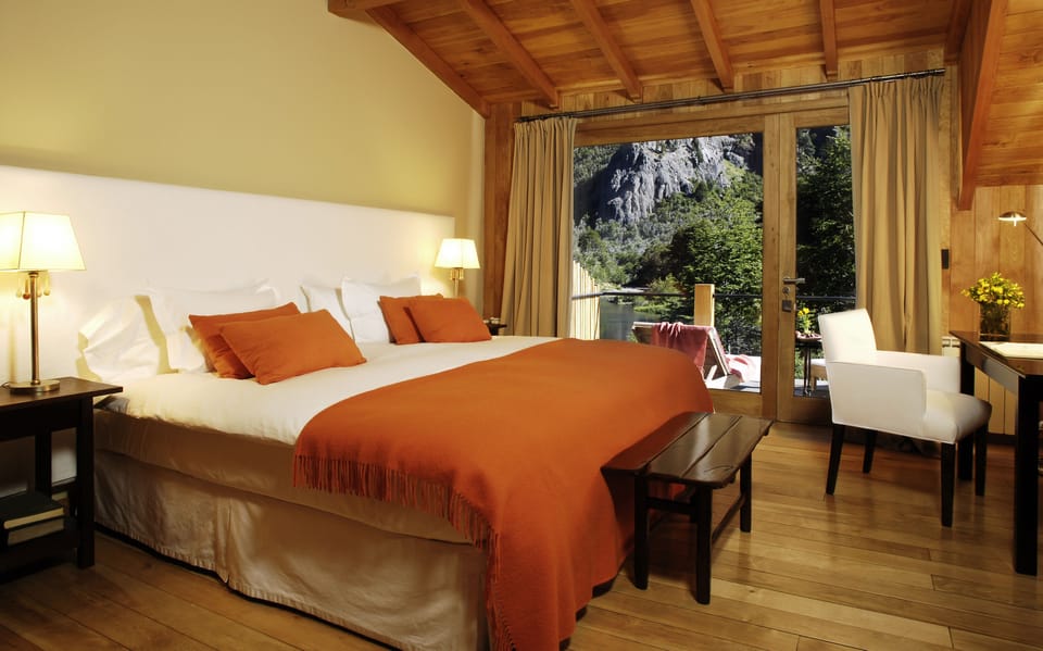 In-room safe, free WiFi, bed sheets