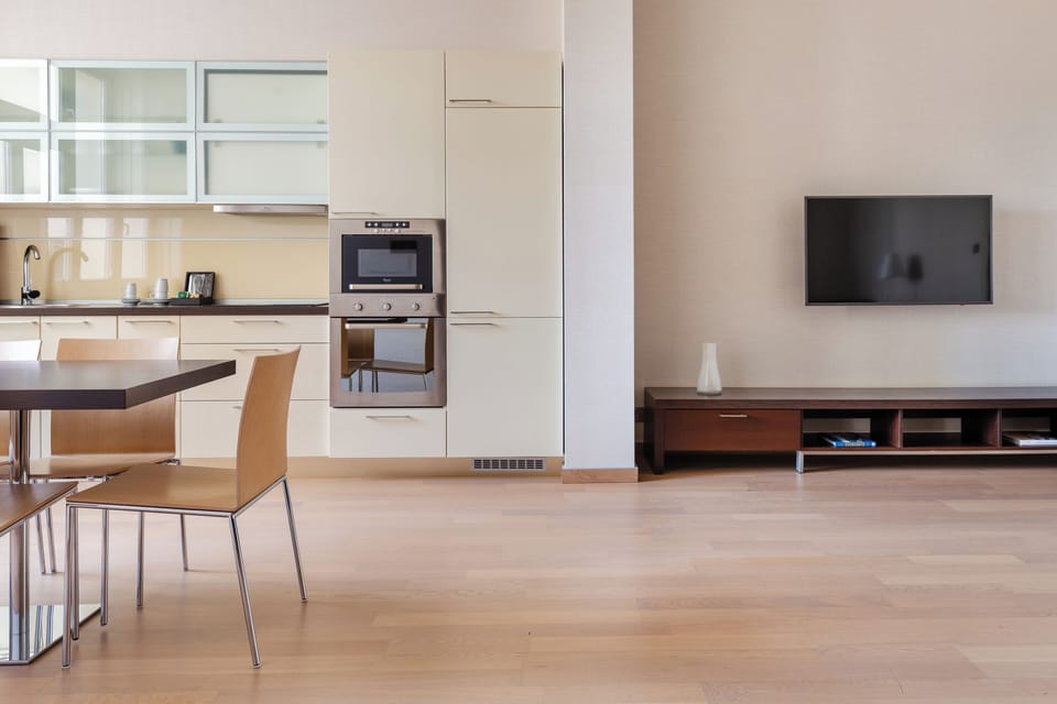 Deluxe Double or Twin Room, Non Smoking, Kitchenette | Private kitchen | Full-size fridge, microwave, oven, stovetop