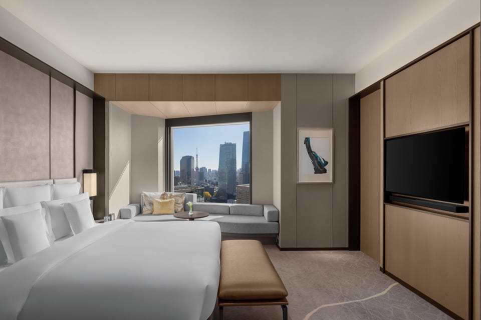 Suite, 1 King Bed, Club Lounge Access (Hana) | 1 bedroom, minibar, in-room safe, iron/ironing board