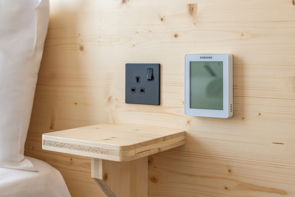 Laptop workspace, soundproofing, iron/ironing board, free WiFi