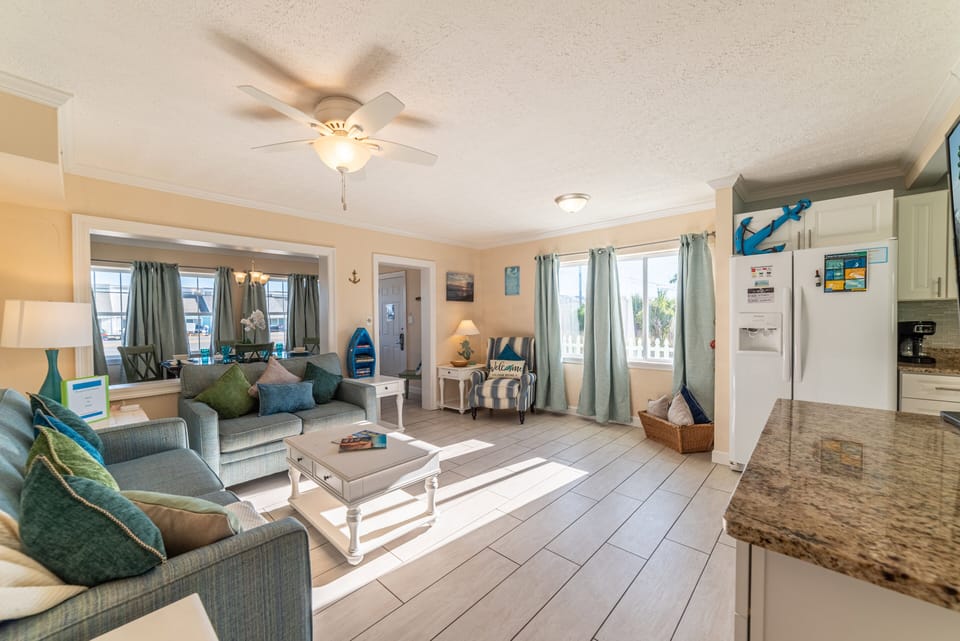 Open floor plan is great for entertaining