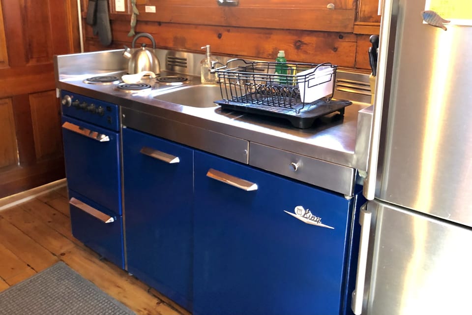 Retro Kitchenette, Original to the Cottage. 