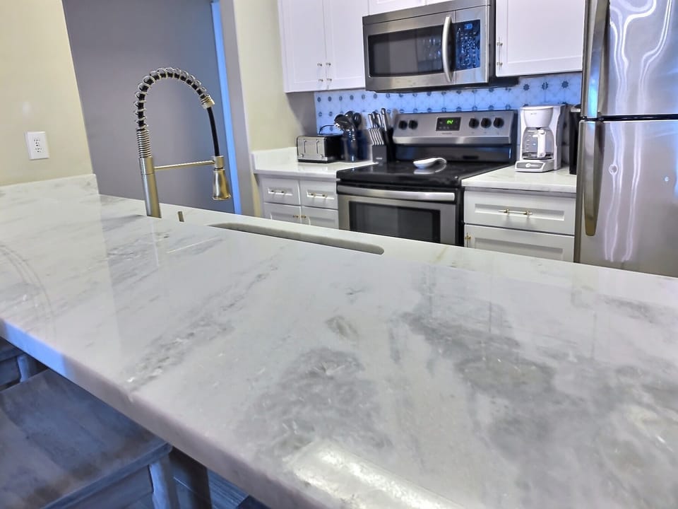 New quartz counters