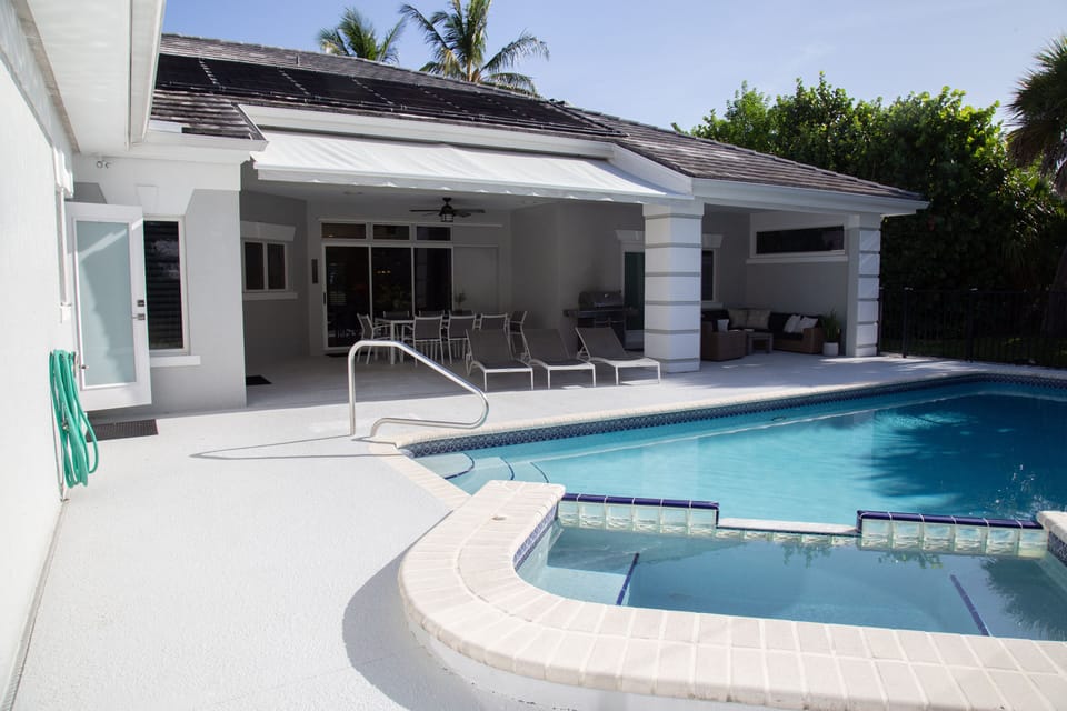 Pool/SPA area
www.verobeachvilla.com