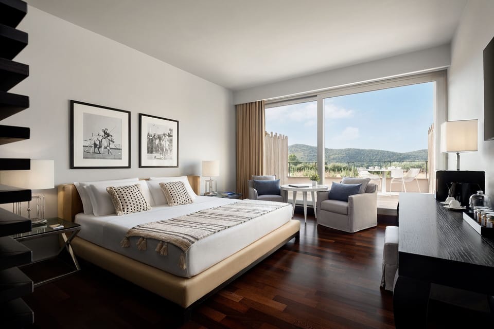 Junior Suite, 1 King Bed, Golf View | Premium bedding, minibar, in-room safe, desk