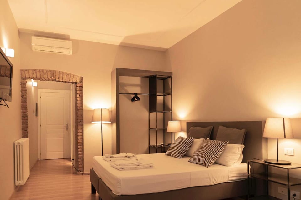 Premium bedding, pillowtop beds, desk, blackout drapes