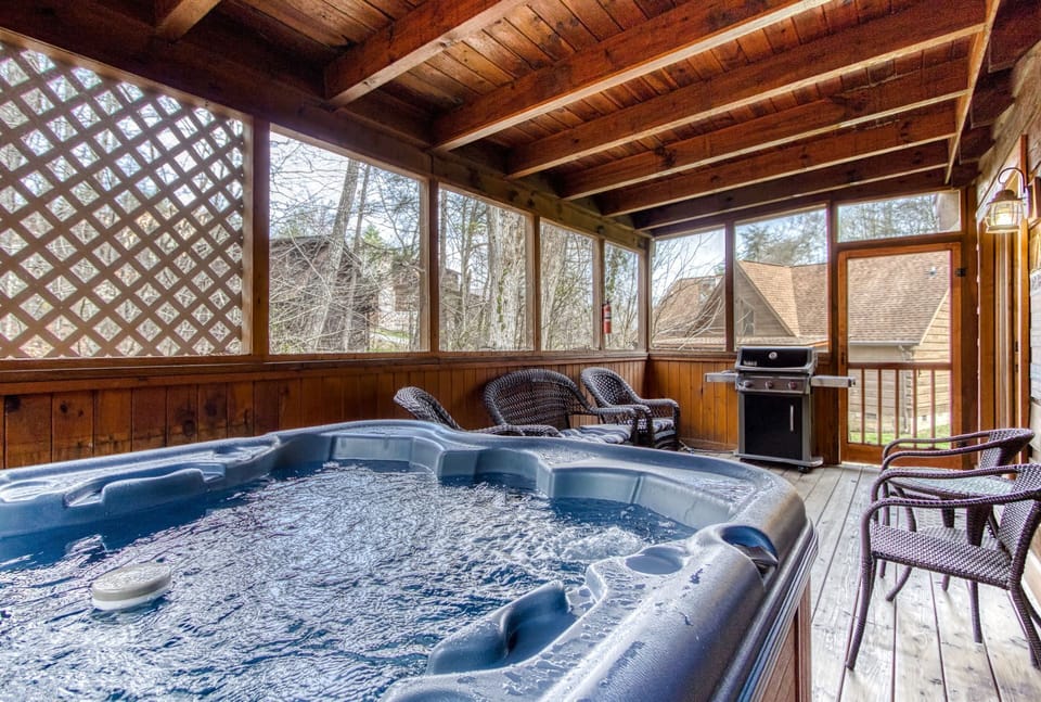 Indoor spa tub