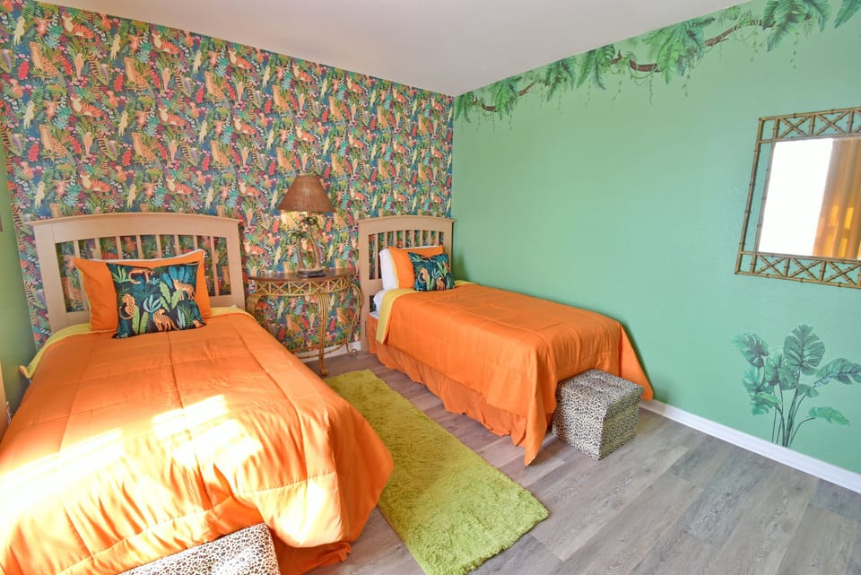 Upstairs bedroom 4 showing 2 twin beds