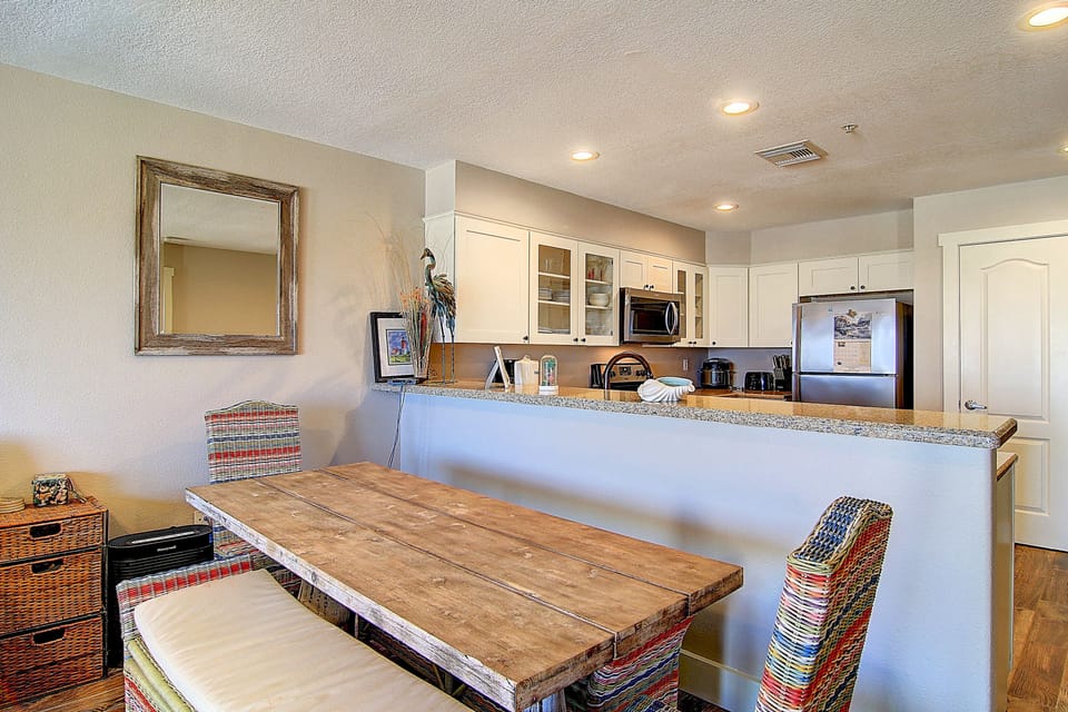 Dining area - Share meals and laughter in the cozy dining area