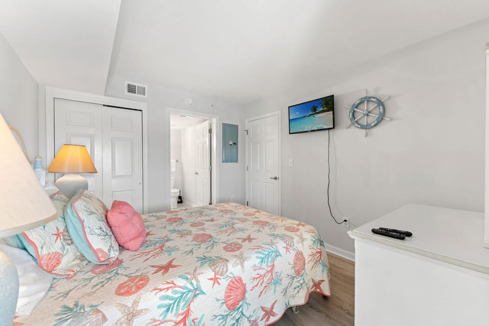 3rd Bedroom w/1 Queen