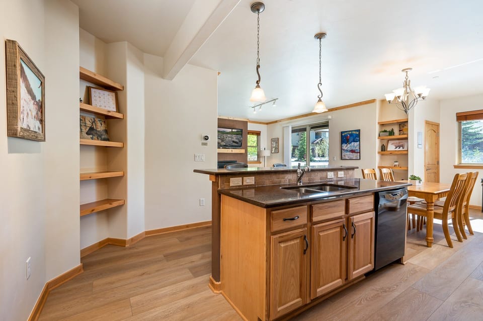 Bright & airy kitchen