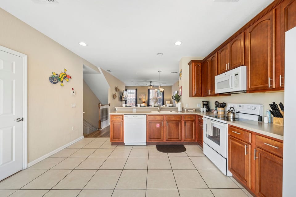 Cook with Ease in a Bright, Airy Kitchen Space
