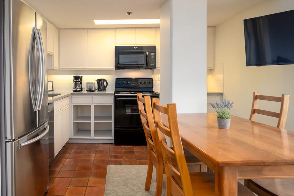 Bright and functional kitchen space ideal for whipping up breakfast or après-ski snacks.