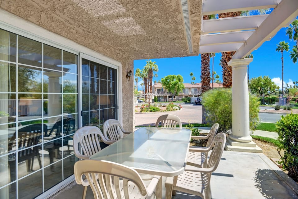 OVER PATIO TABLE REVERSE - Oranj Palm Vacation Homes.jpg