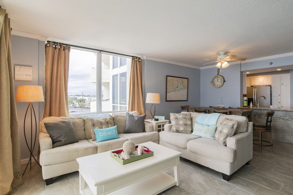 Perdido Sun Resort ~ Unit 306 - Light and bright with floor to ceiling wondows to get as much amazing view as possible!