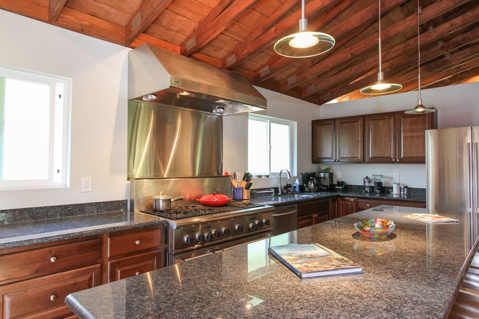 And ample counter space for everyone to help.