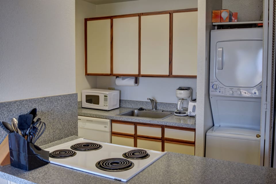 In unit washer and dryer available