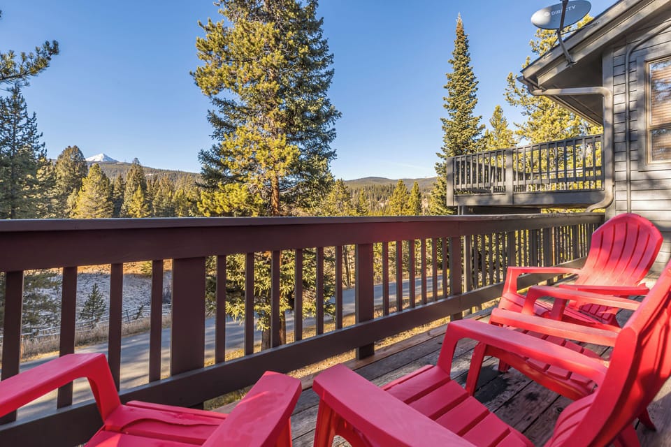 Enjoy the fresh air on the balcony | Exterior