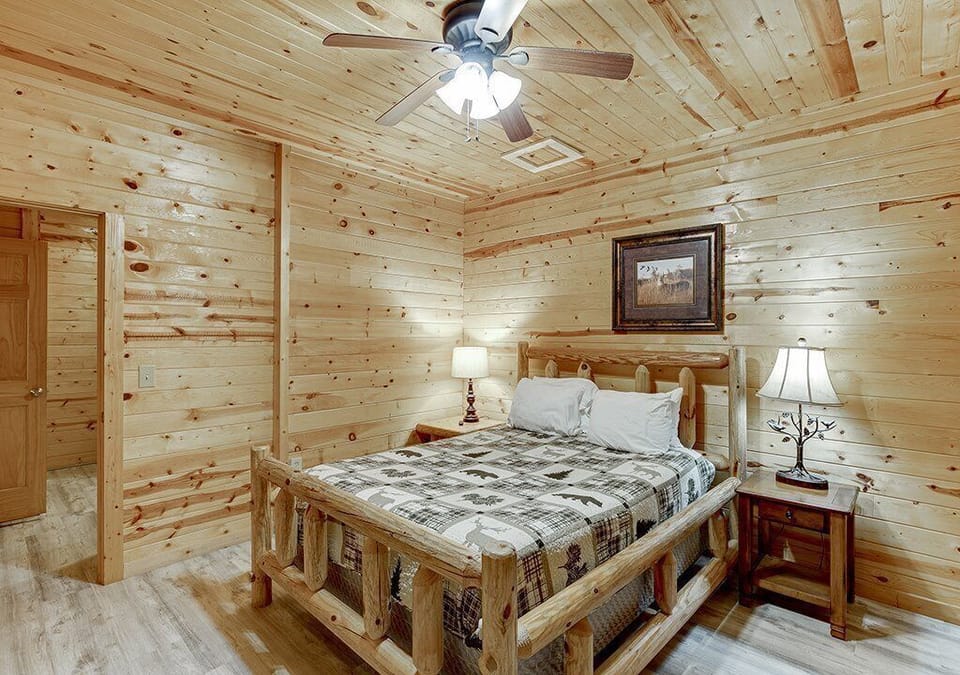 Queen Downstairs Log Bed