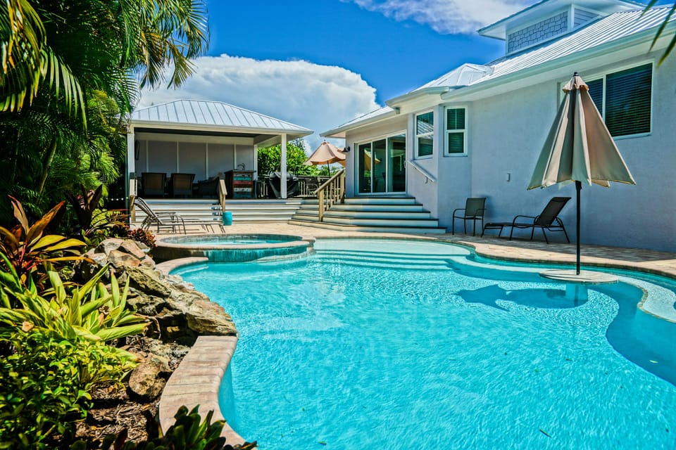 Private backyard with pool, spa, covered cabana
