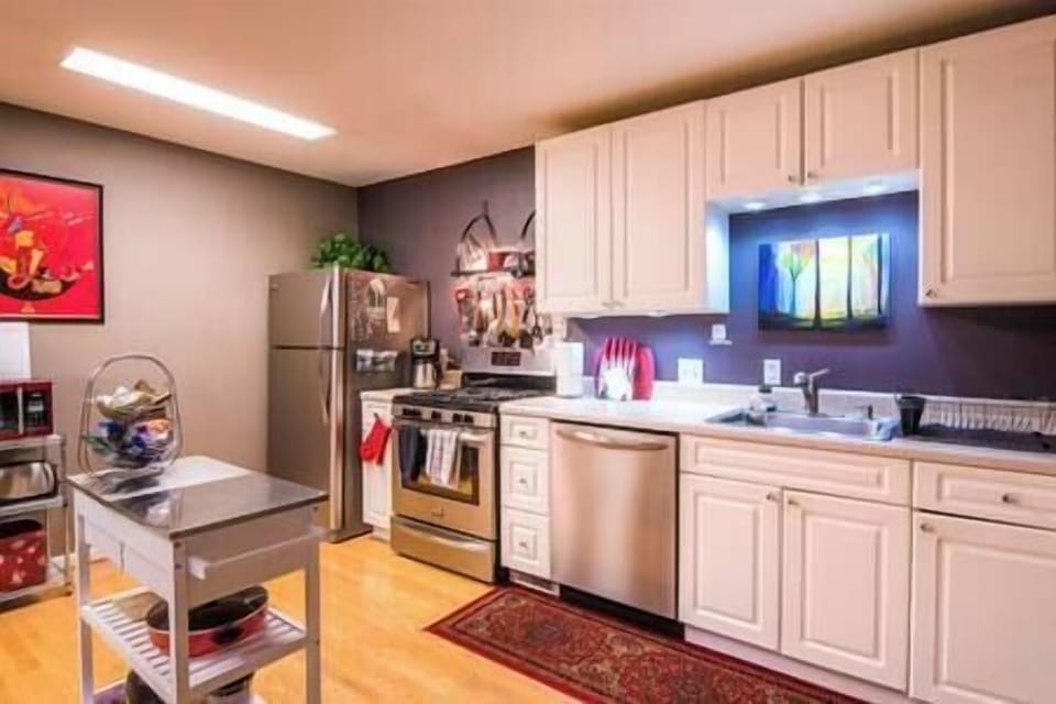 The Guest House kitchen will satisfy even the most demanding cooks! 