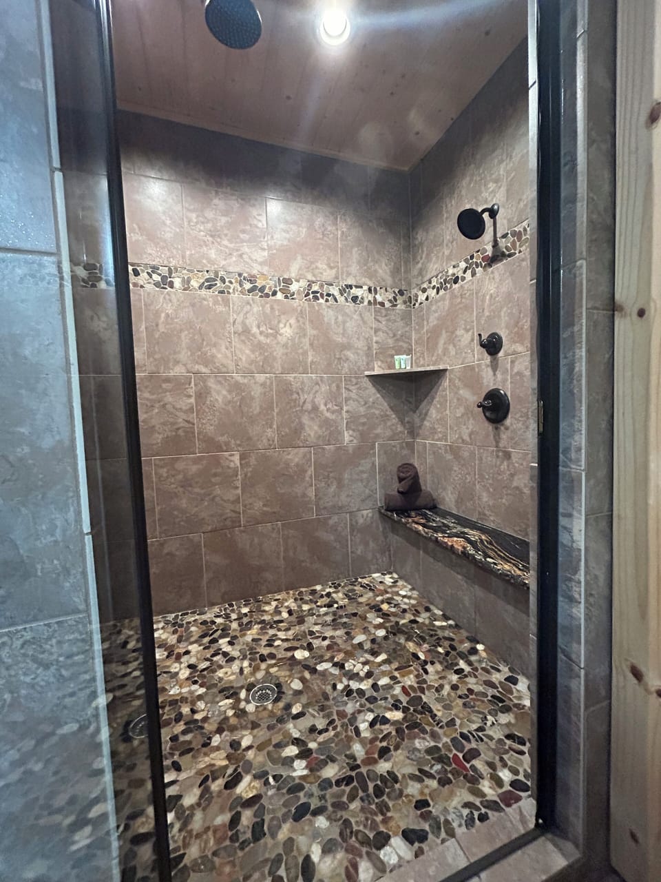 Primary shower (3 shower heads)