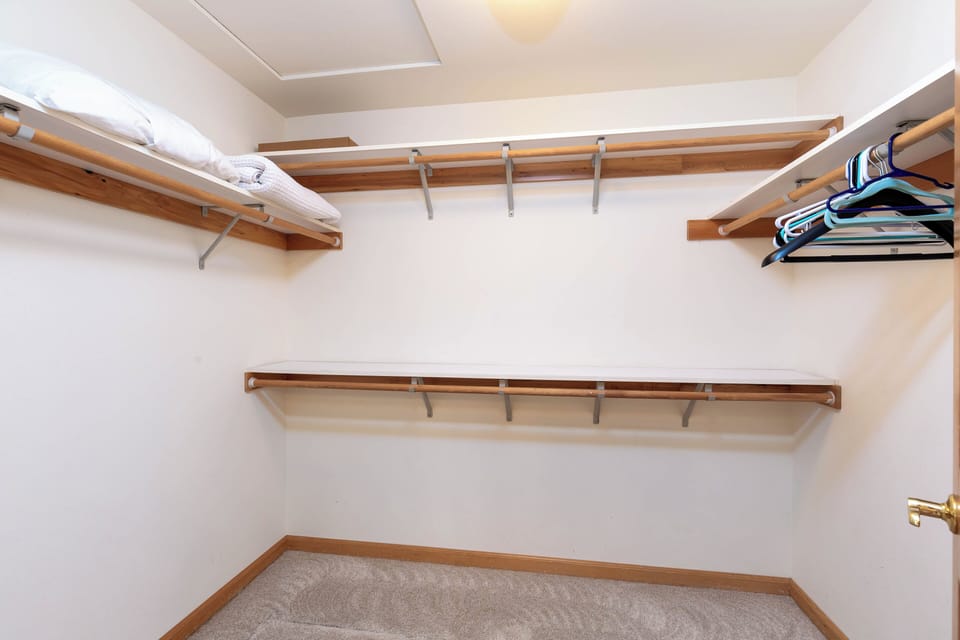 Ensuite Bathroom Walk In Closet
