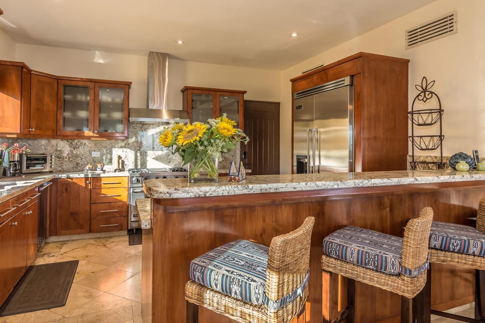 Full kitchen
