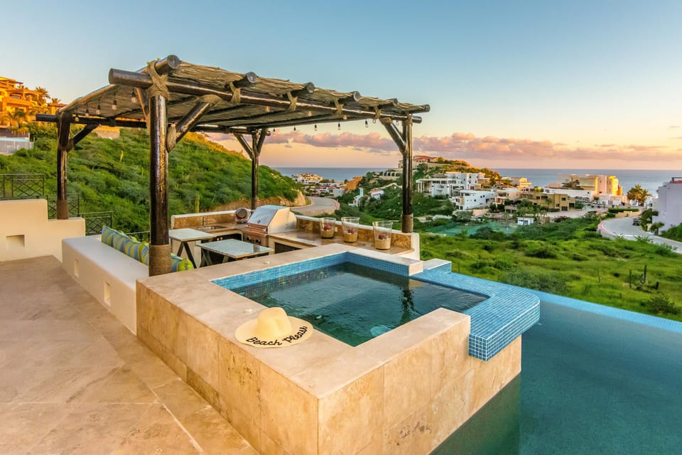 Outdoor Infinity Edge Pool