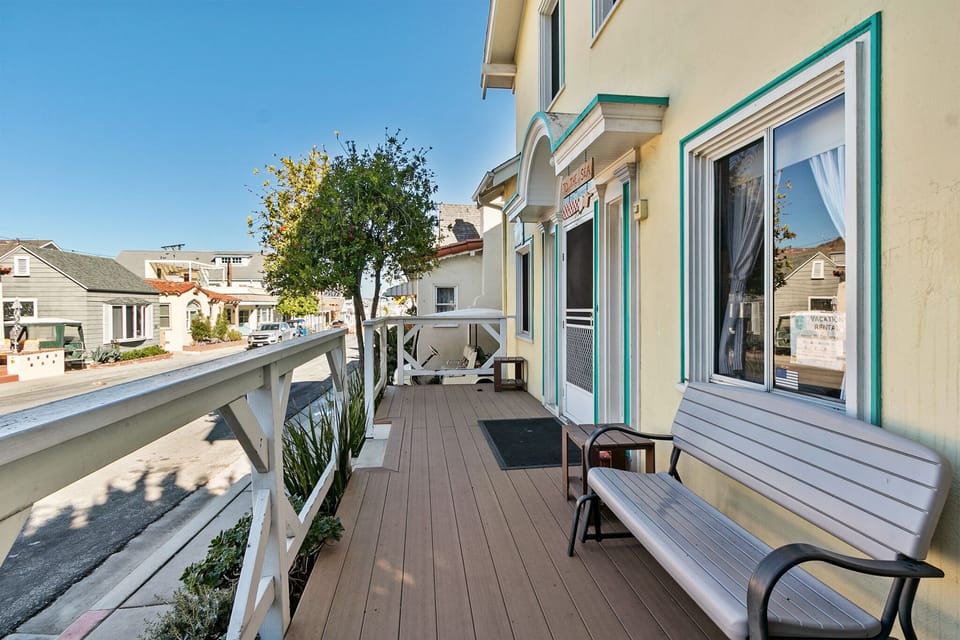 358D - Front Porch