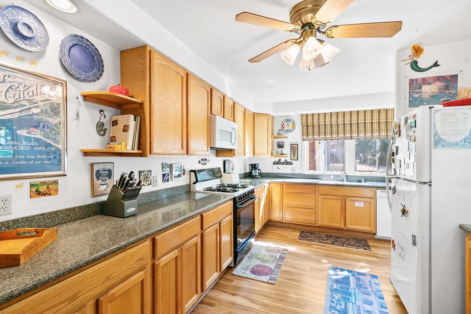 358D - Kitchen Area
