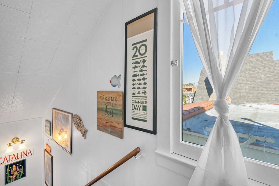 358D - Stairs to Upstairs Bedrooms