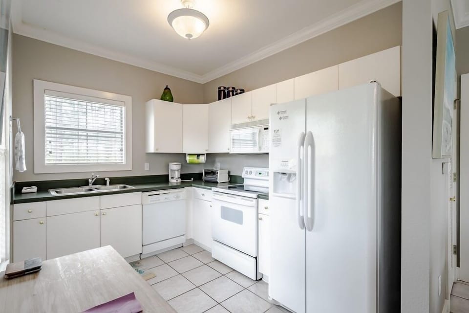 Seascape Unit 18CU at Purple Parrot Resort by PKRM - Purple Parrot 18CU Kitchen