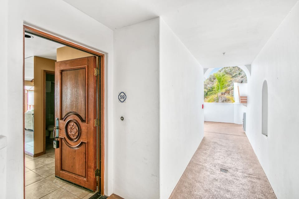 H159 - Front Door