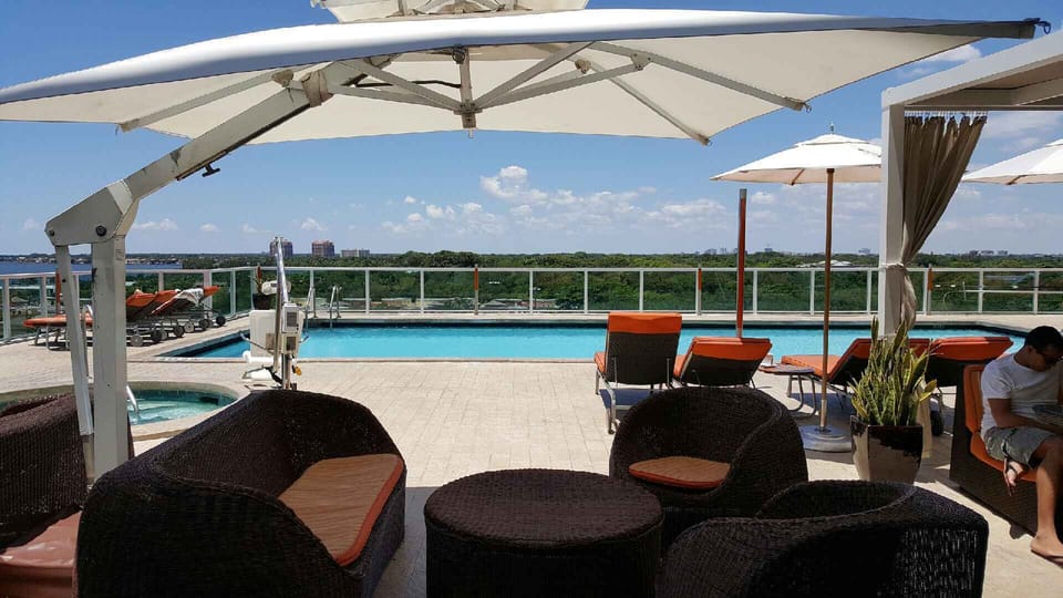 8th floor pool deck