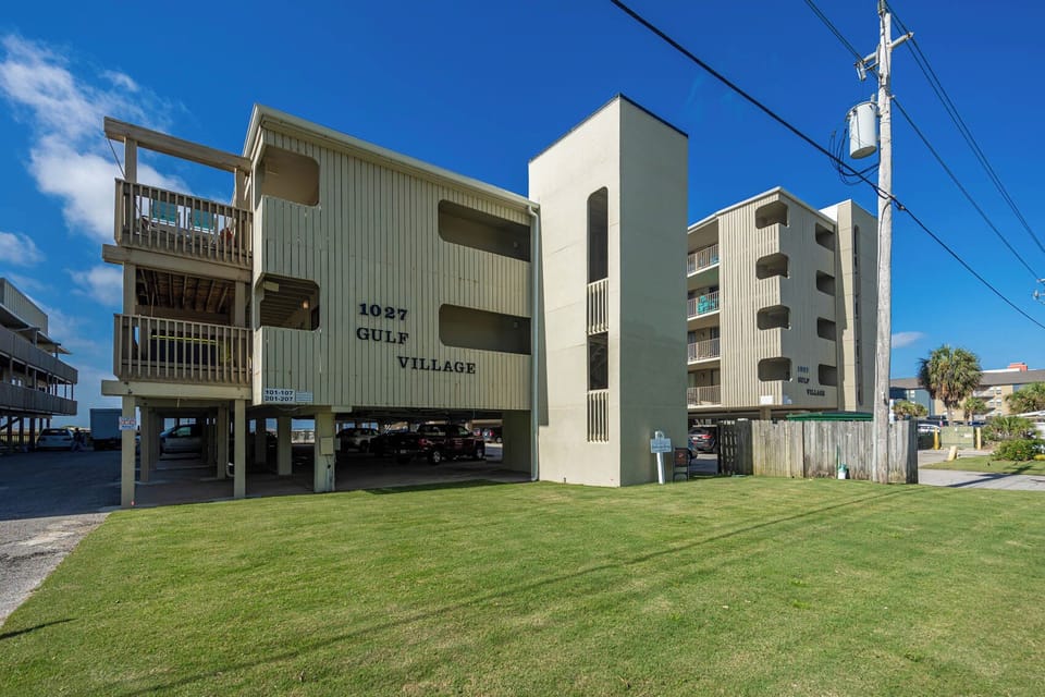 Gulf Village, 1027 West Beach Blvd, Gulf Shores, Alabama 36542, beach front condominium