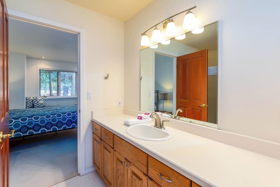 Full Bathroom - Main Level