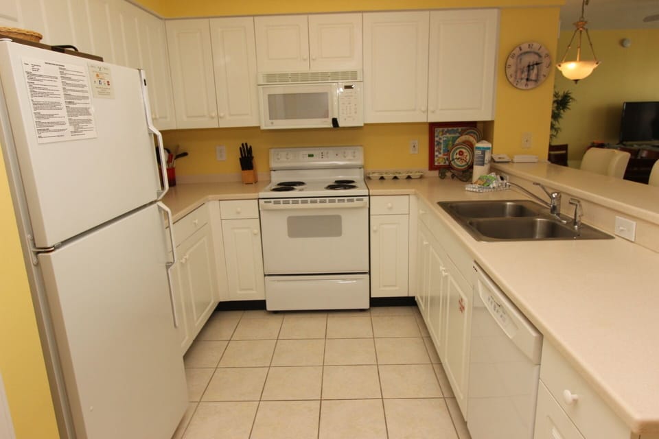 Fully equipped kitchen