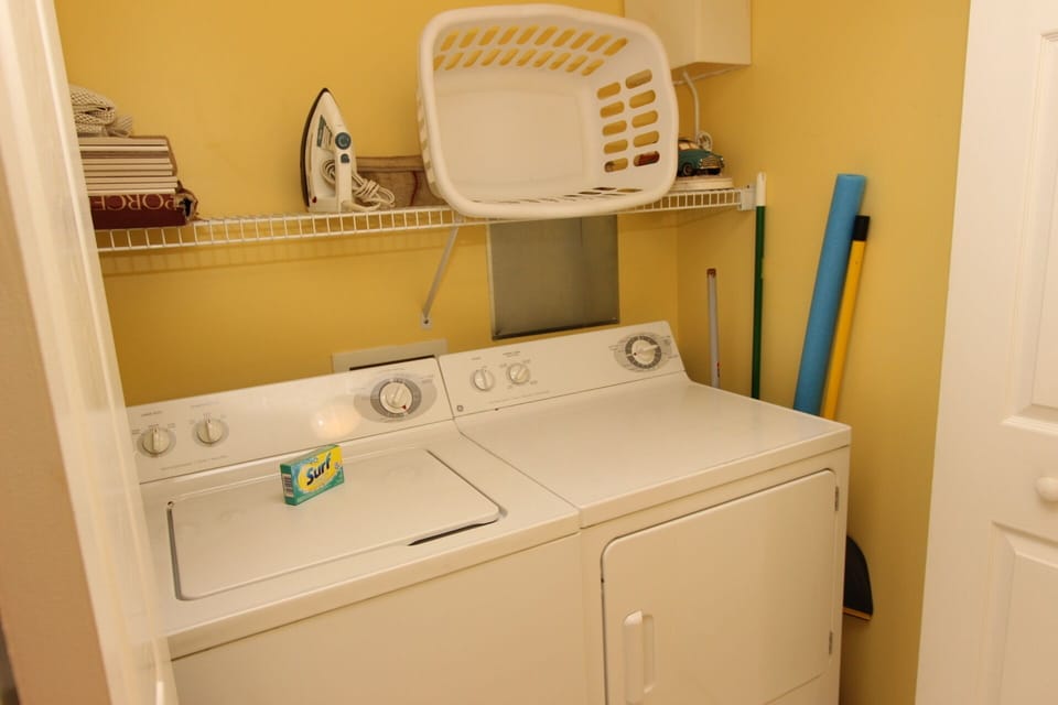 Full size washer & dryer in unit